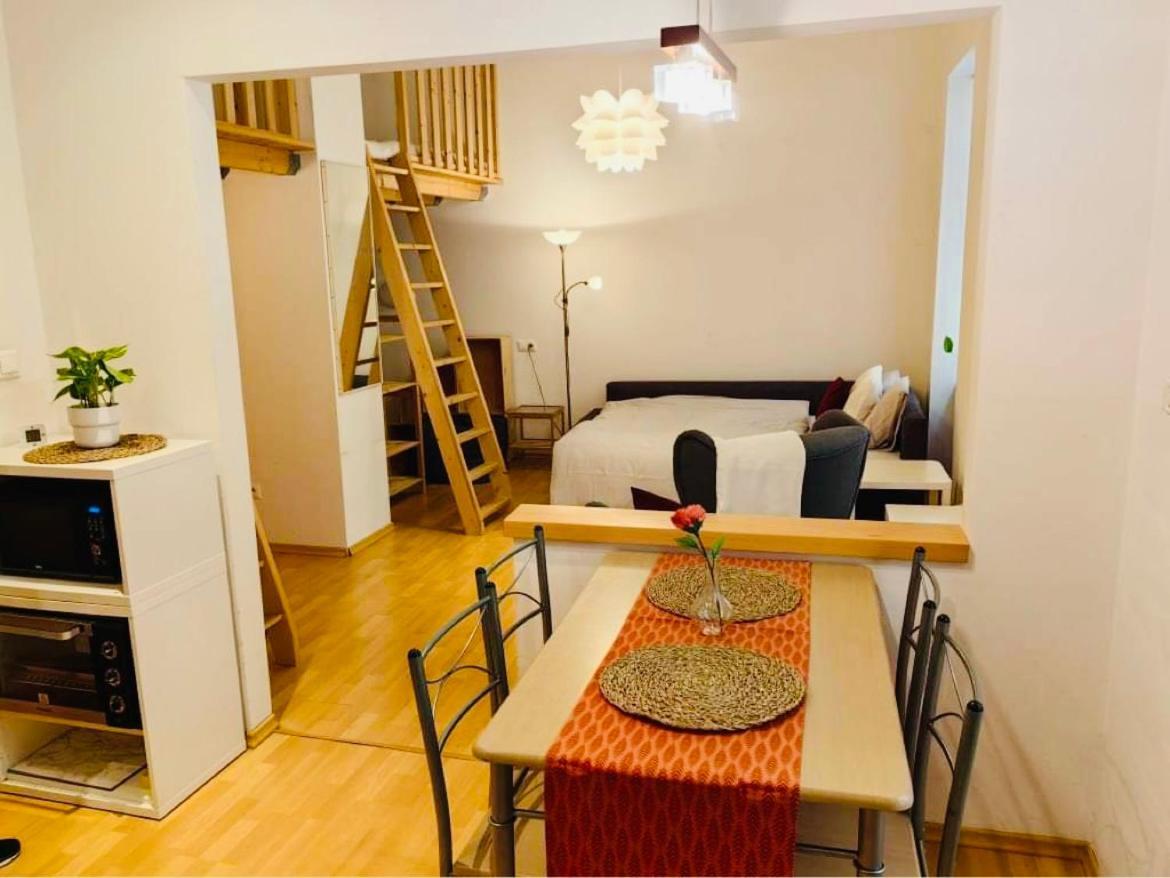 Downtown Apartment Bianca Братислава Экстерьер фото